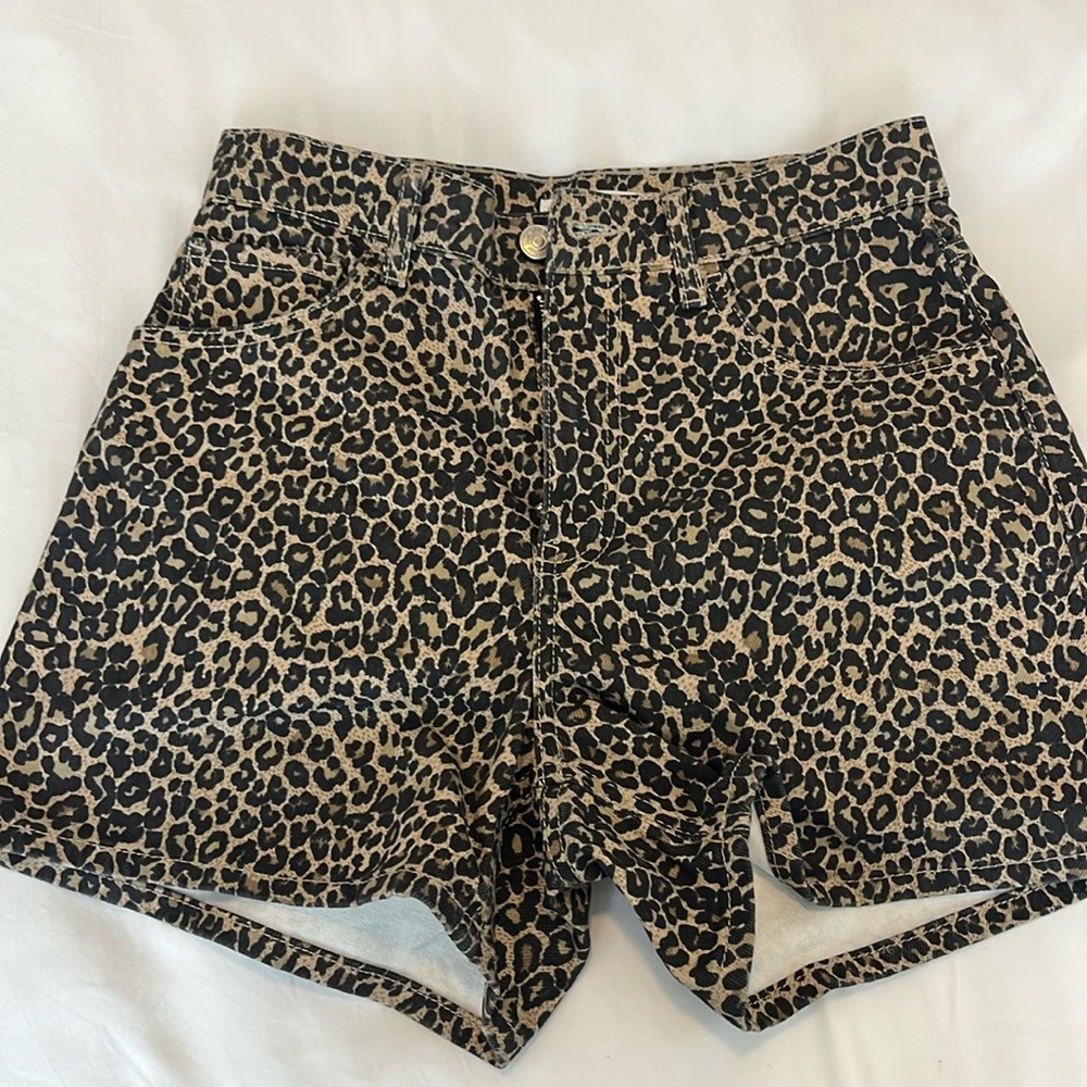 Mango Women’s Leopard-print straight shorts size 4